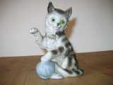 Ozonlampe - Kat med garnnøgle Gruppe: Katte - Højde: 16½cm